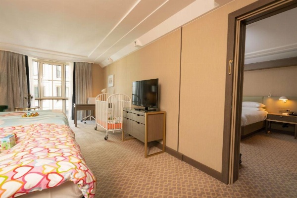 Hilton Vienna Plaza image 21